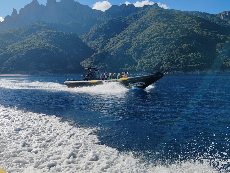 Réserve de Scandola et bateau