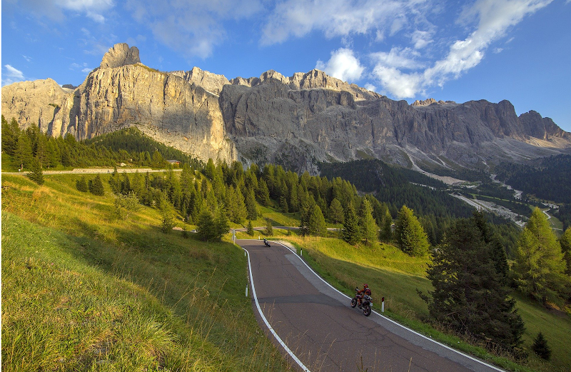 Passo Pordoi - Dolomites et épingles