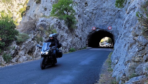 Gorges de Galamus - route moto Pyrénées