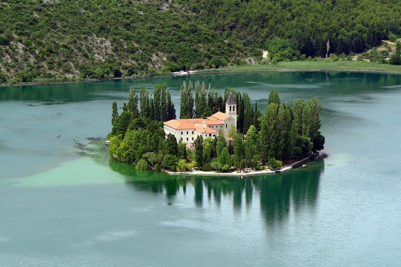 Monastère de Visovac - Îlot au milieu du parc Krka