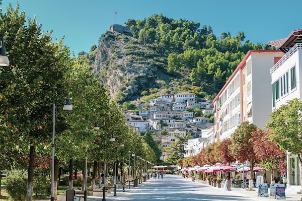 Vue de Berat - La ville aux mille fenêtres