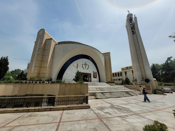 Place Skanderbeg à Tirana - Architecture moderne et historique