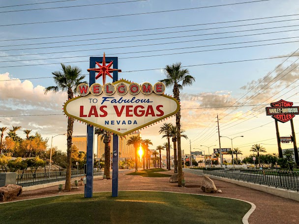 Arrivée à Las Vegas, Strip, road trip moto Ouest américain