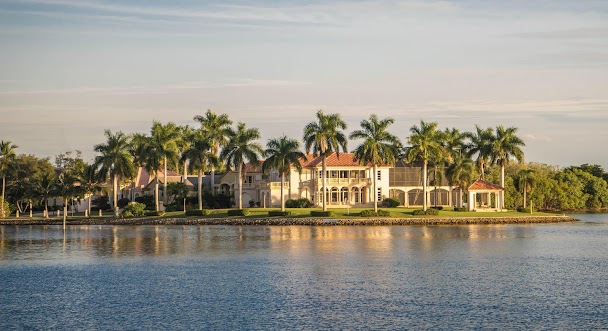 Plage de Naples, Floride, coucher de soleil sur le Golfe