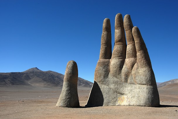 Lagune Miscanti dans l'Altiplano - Eau bleue et volcans
