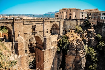 Puente Nuevo de Ronda sur les gorges du Tajo
