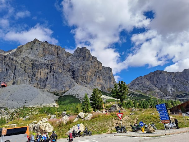 Dolomites près de Cortina, paysage montagneux