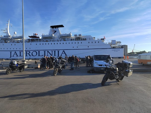 Ferry en mer Adriatique