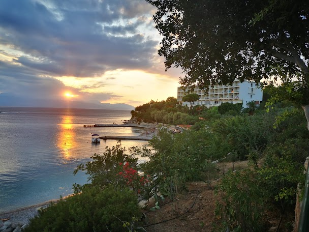 Loutraki et Canal de Corinthe