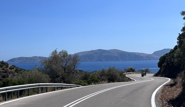Route côtière du Péloponnèse vers Tolo