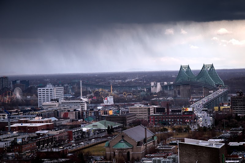 Vue de Montréal avec le pont Jacques-Cartier