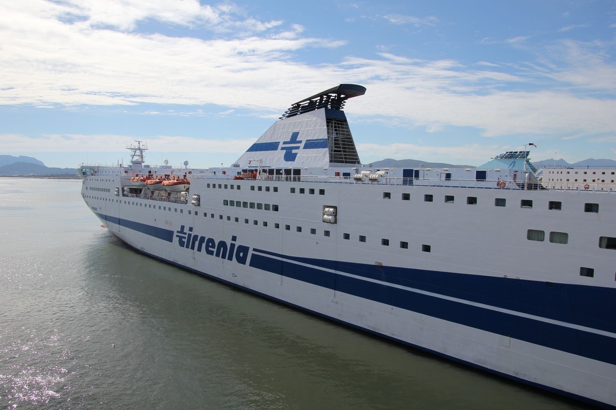 Ferry Tirrenia pour la traversée vers la Sardaigne