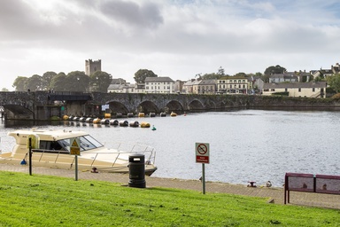 Killaloe - pont sur le Shannon et Lough Derg