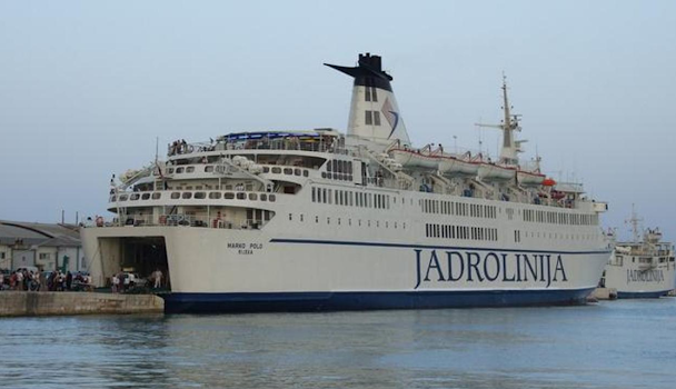 Ferry à Ancône, embarquement des motos pour la Grèce