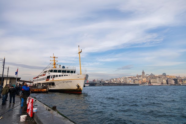 Croisière sur le Bosphore, vue sur les rives d'Istanbul