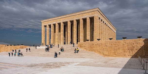 Mausolée d'Atatürk à Ankara, architecture monumentale