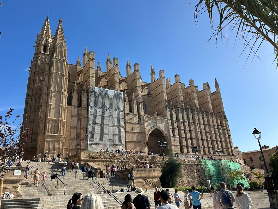 Cathédrale La Seu de Palma - Gothique méditerranéen face à la mer