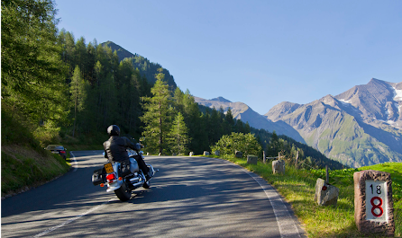 Roadtrip moto Toscane Italie paysage