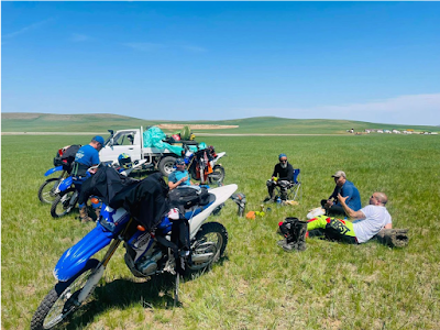 Expédition moto Mongolie lac nature